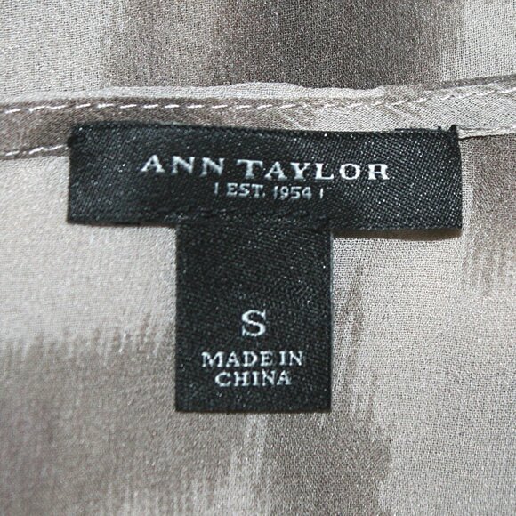 ANN TAYLOR Blouse Sheer Ruffle Oversized Exaggerated Animal Print Top Small - Picture 5 of 11